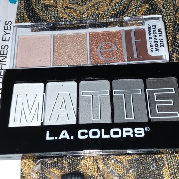 New make-up Nails eyeshadow and 5 makeup brushes - Picture 3 of 5